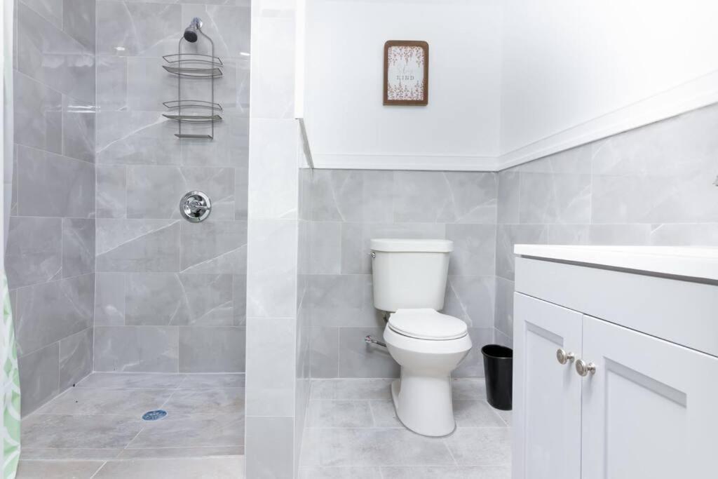 Cozy Micro Apartment, Minutes From Falls Ниагарски водопад Екстериор снимка